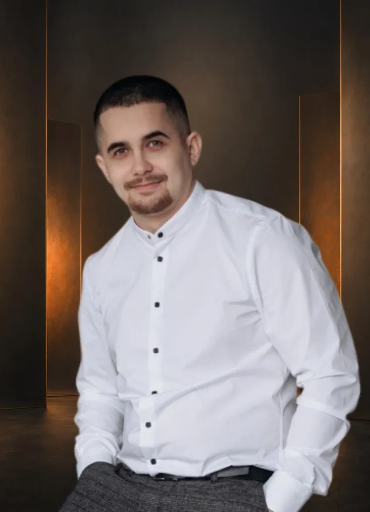 Максим Шечков
